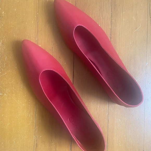 Martiniano Party Flat in Red - Picture 5 of 6